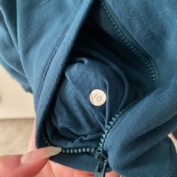 Lululemon jacket - Picture 3 of 9